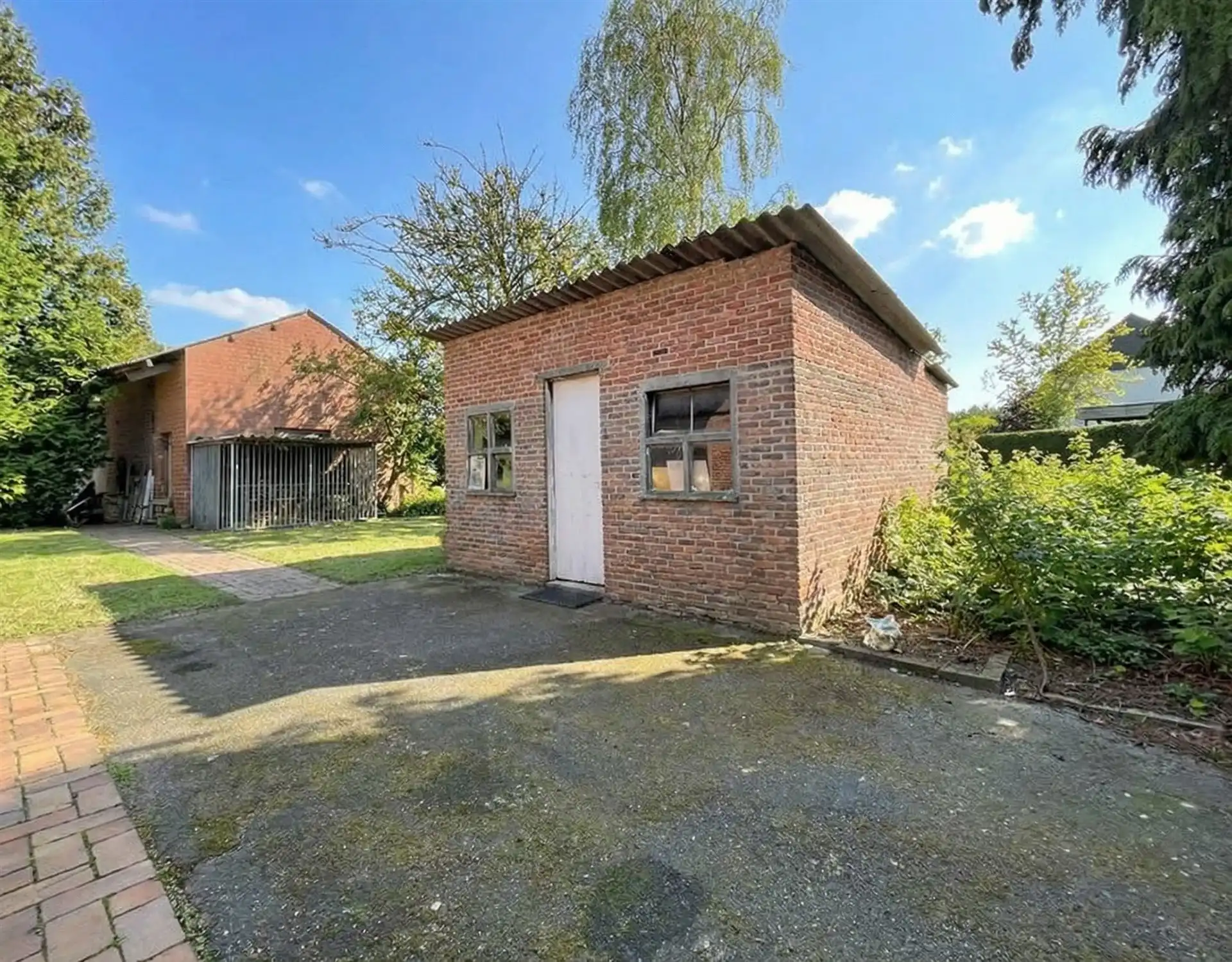 te renoveren woning met schuur op prachtig perceel bouwgrond van 2.230m² foto 6