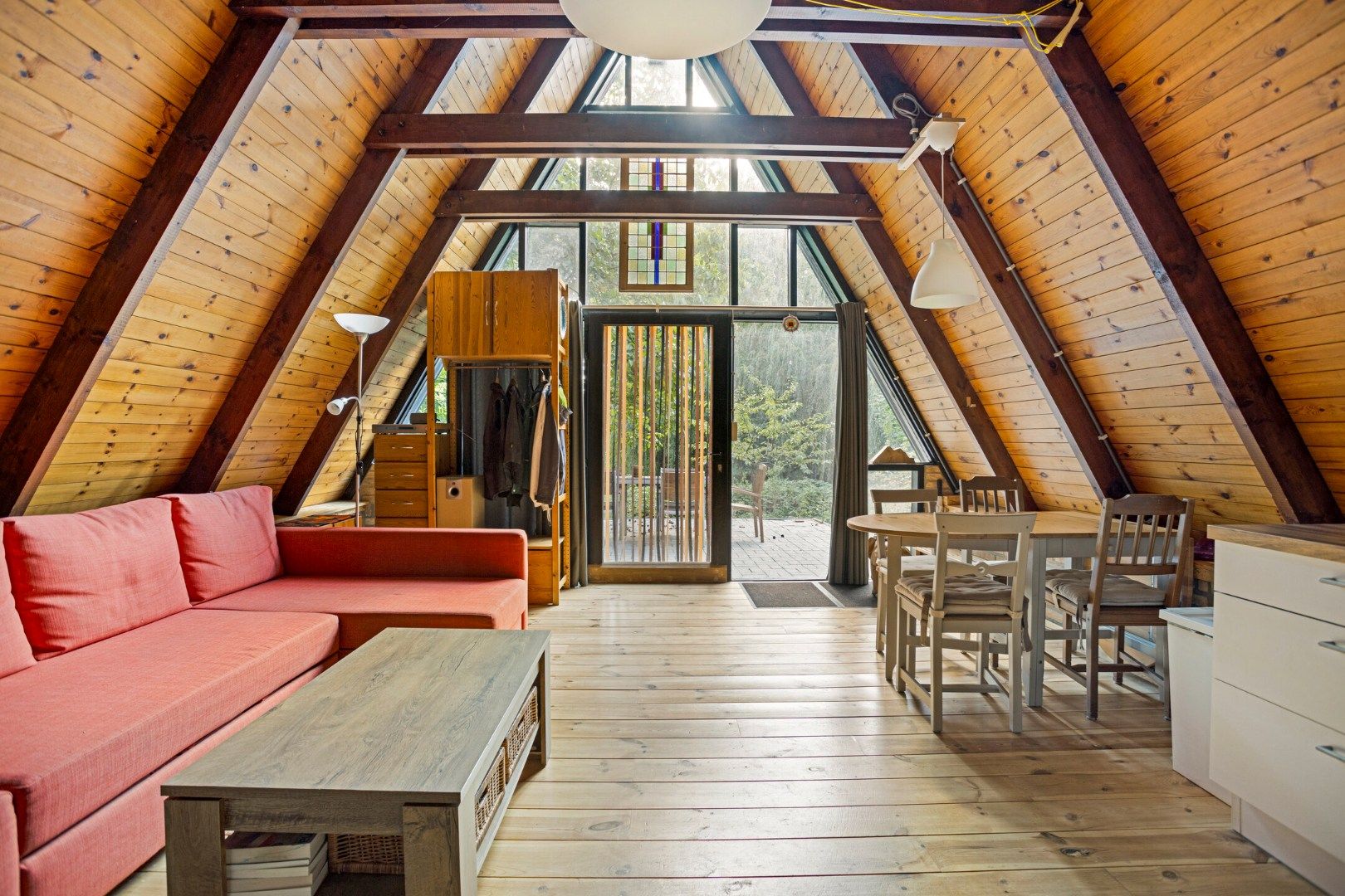 Unieke vakantiewoning, rustig gelegen op een perceel van 2.874m² foto 3