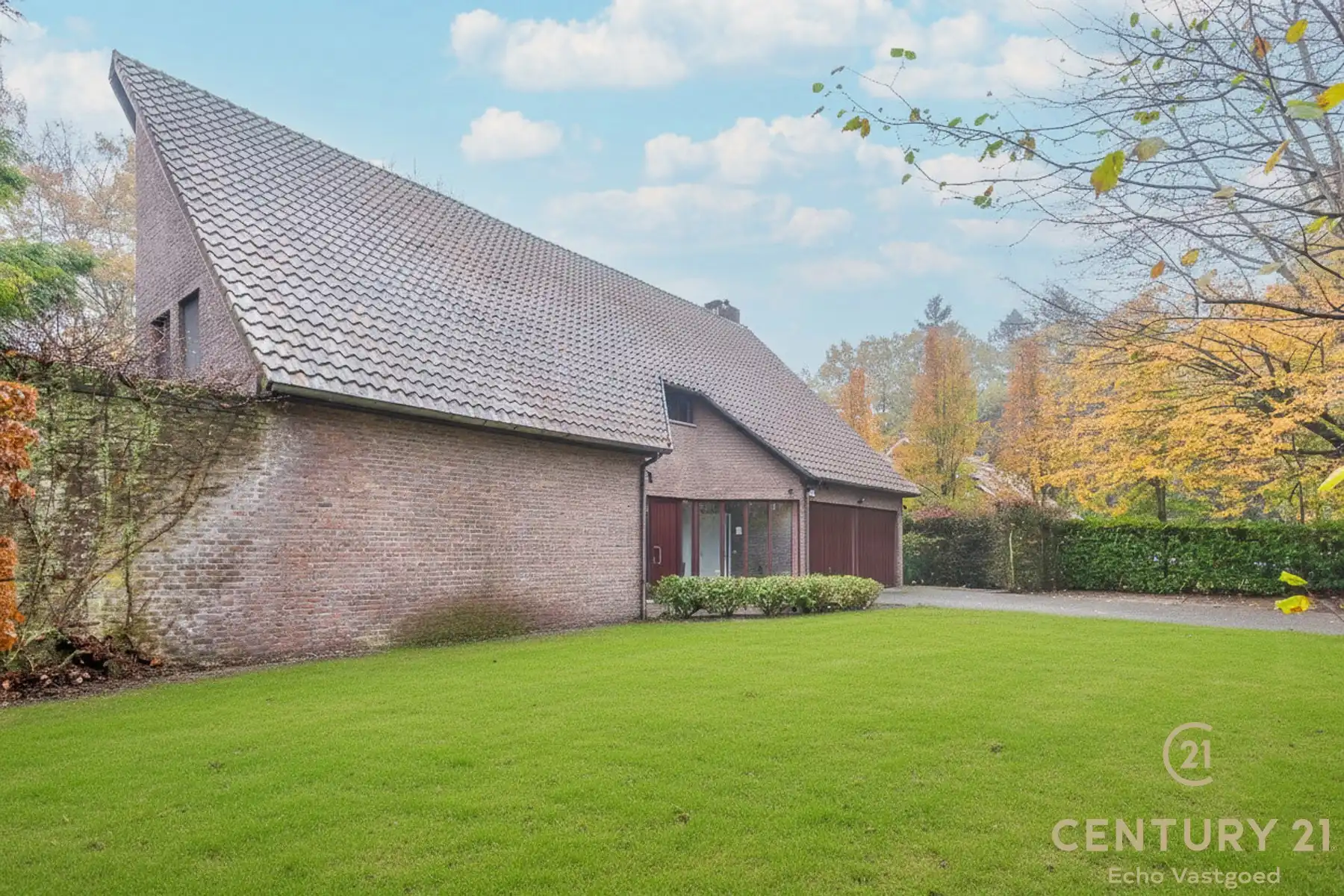 Ruime, unieke villa op royaal perceel in villawijk De Lint. foto 29