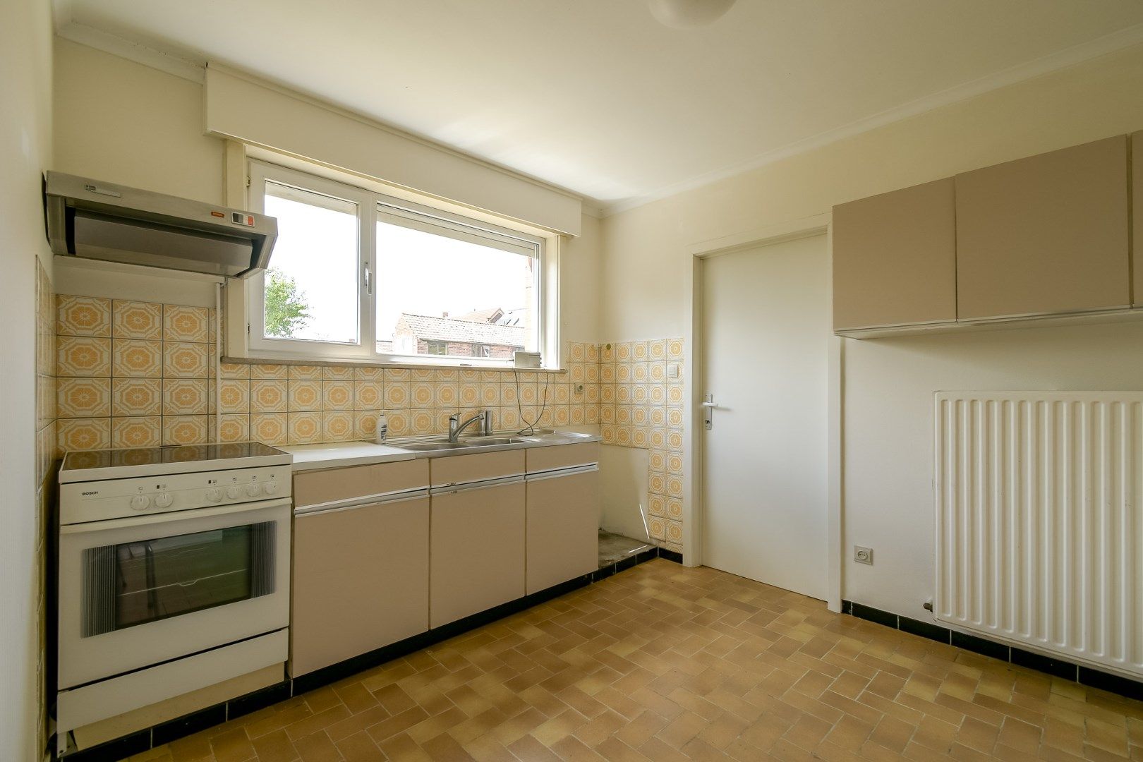 Alleenstaande woning in het centrum van Torhout! foto 5