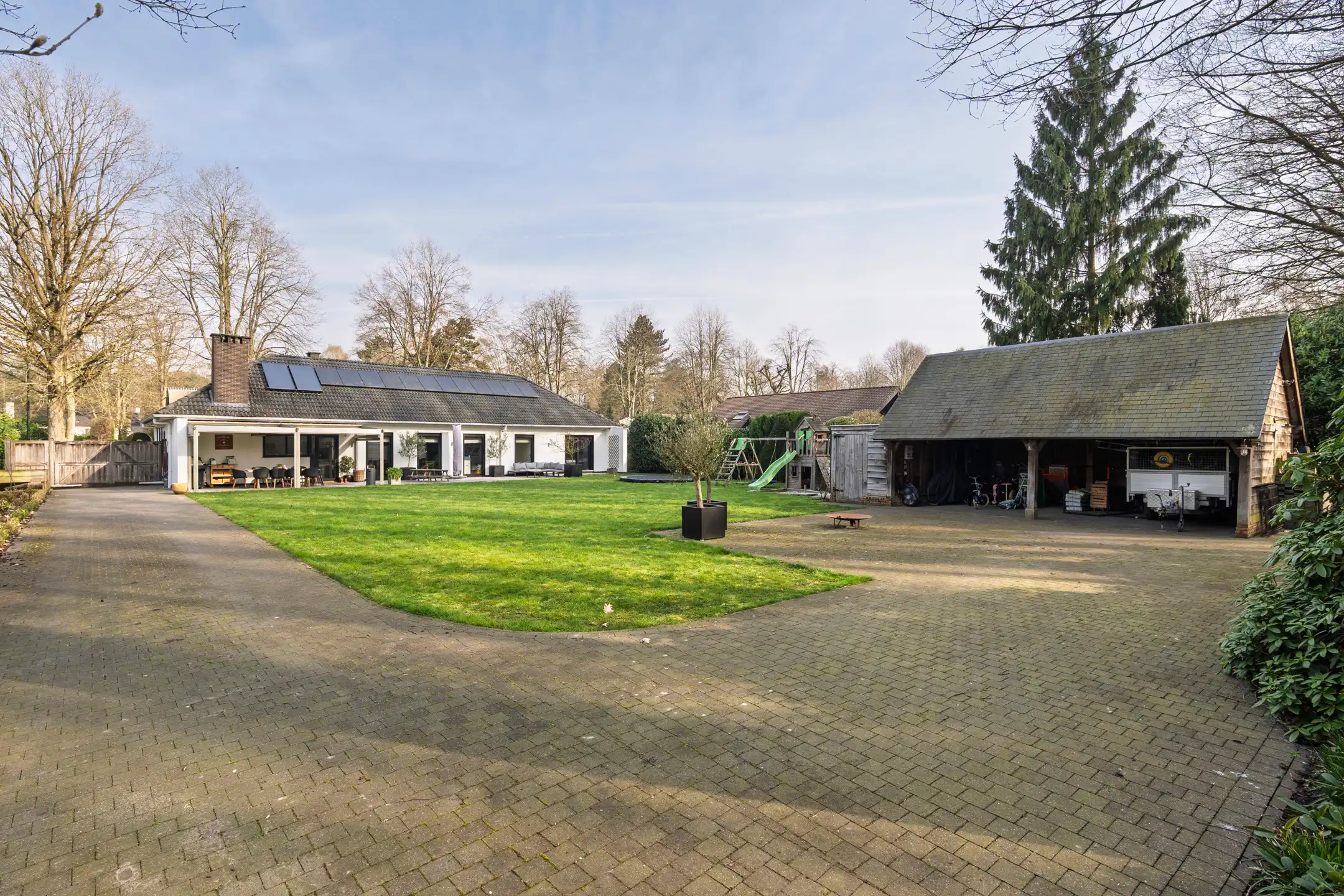 Instapklare gelijkvloerse villa op toplocatie (ca. 2.028 m²) foto 26