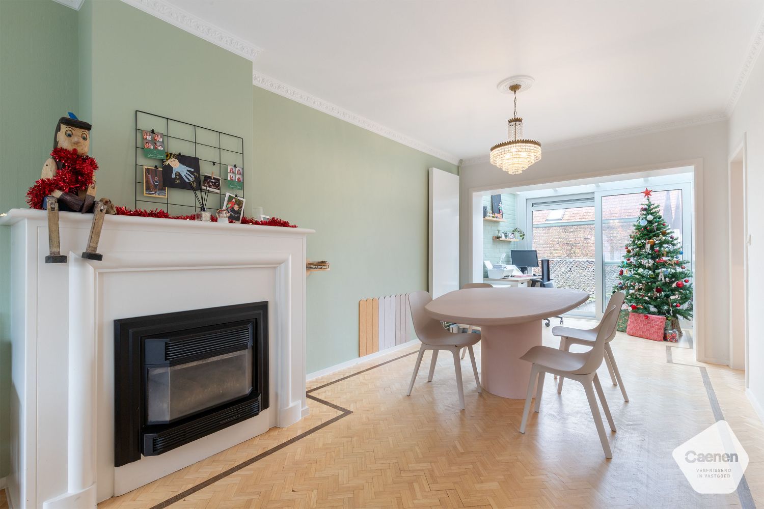 Lichtrijke en instapklare woning in het centrum van Brugge met PRAKTISCHE GARAGE & STADSTUIN en 2 SLAAPKAMERS foto 2