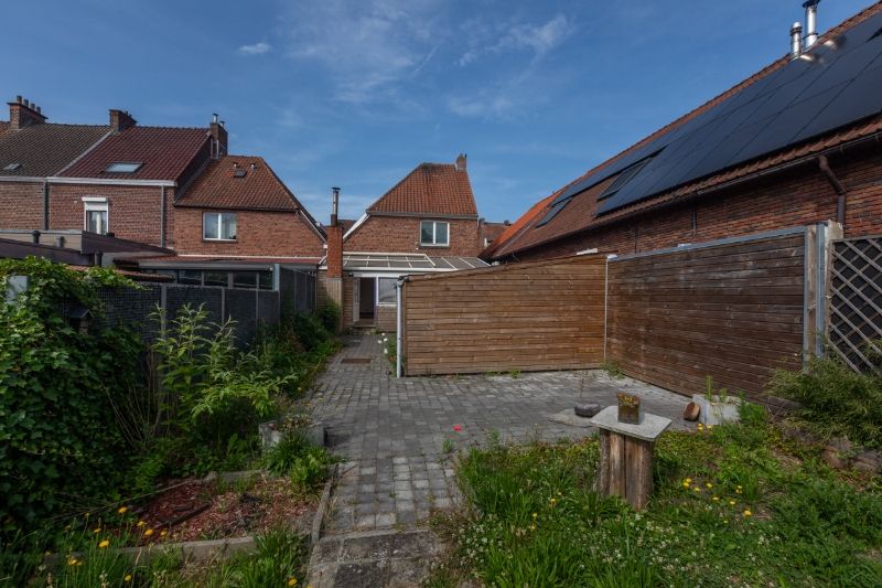 Te renoveren woning met2 slaapkamers op een totale oppervlakte van 481m². foto 15