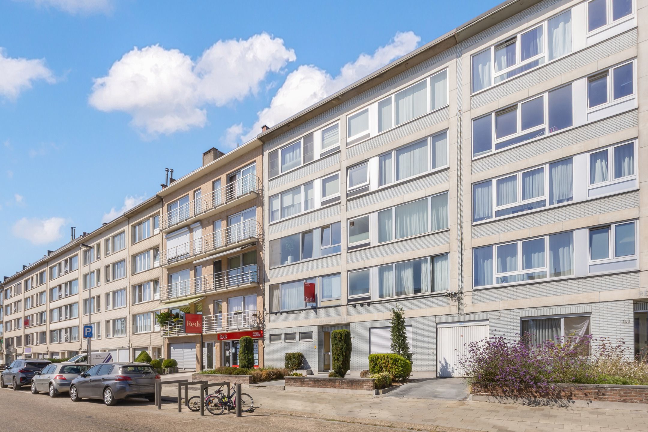 volledig gerenoveerd appartement met 2 slaapkamers en terras foto 2