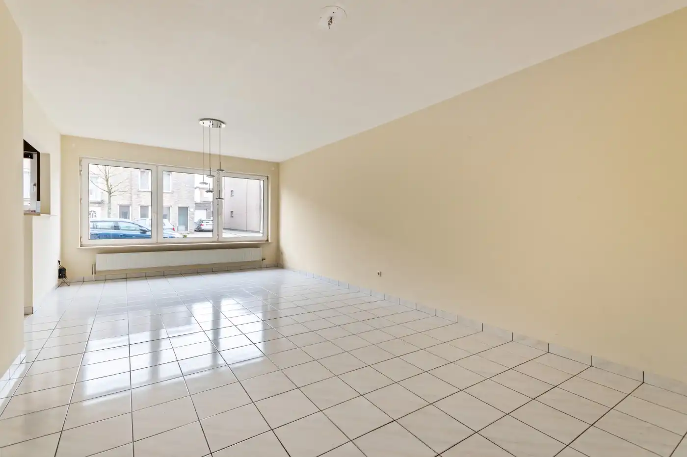 Tof, gelijkvloers, 2 slpk.-appt met privatief tuintje en ruime garagebox + staanplaats foto 5