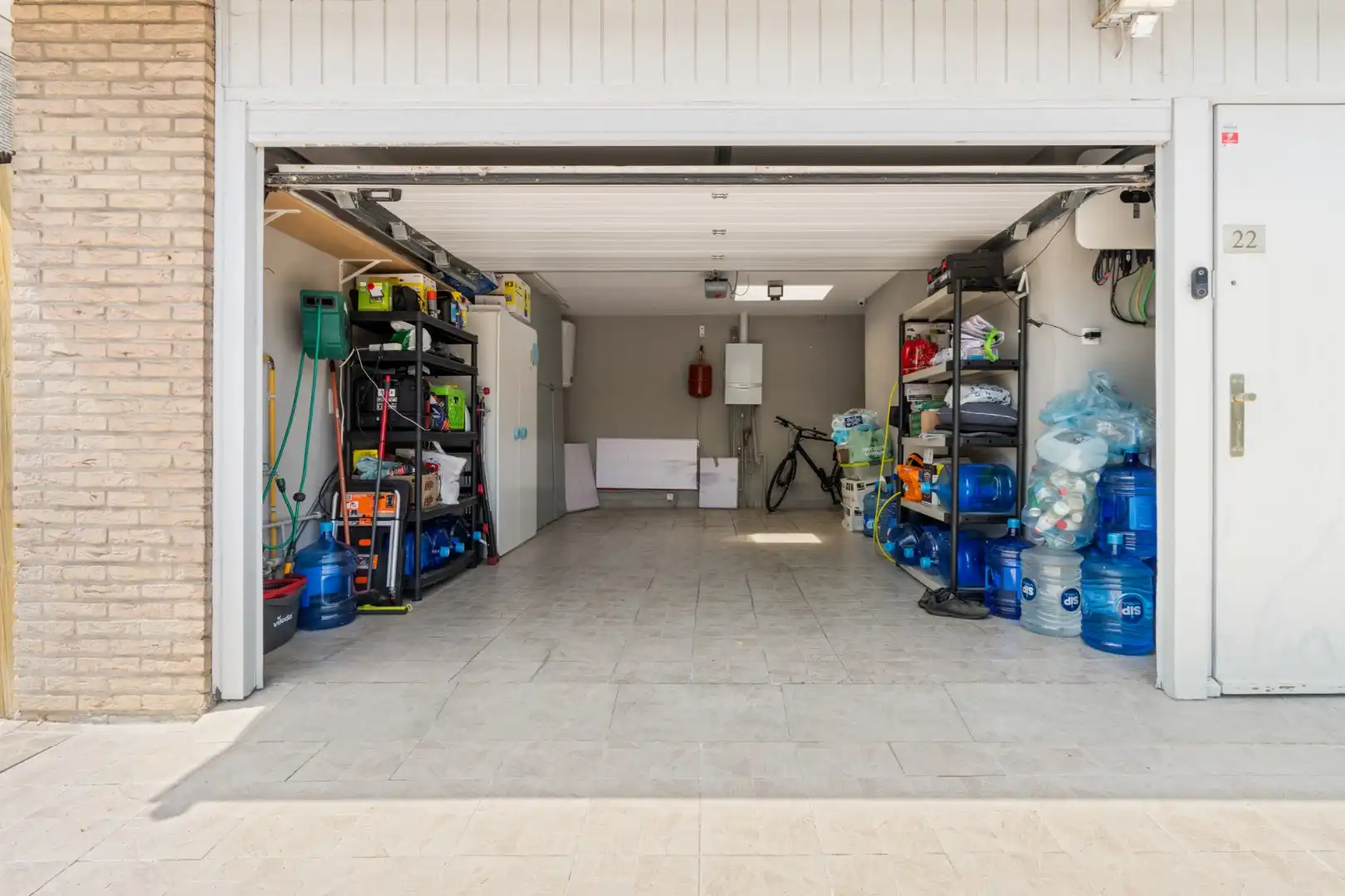 Ruime instapklaar bungalow op topligging foto 15