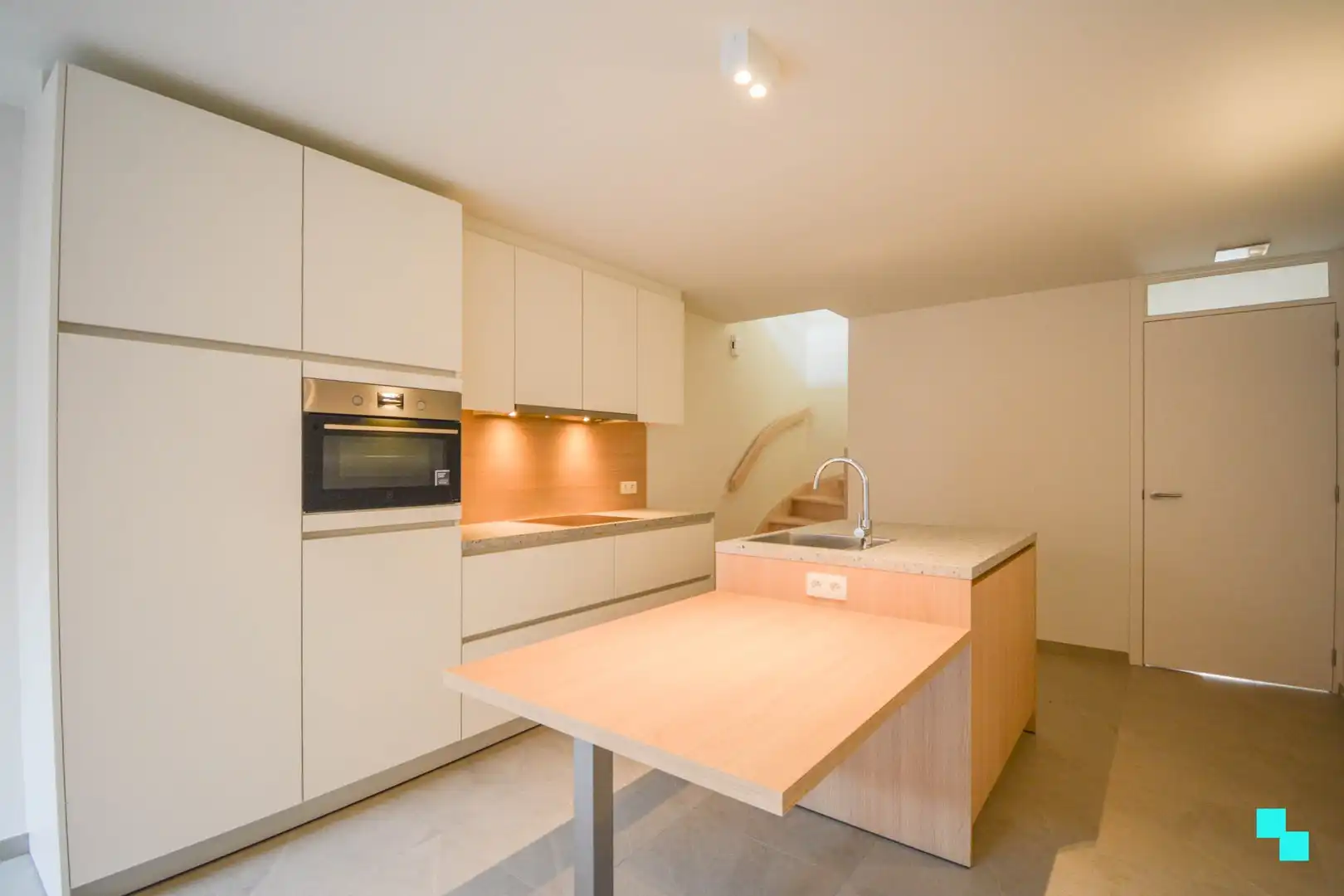 Stijlvolle hernieuwbouwwoning (BEN) met 2 slaapkamers - stadscentrum foto 6