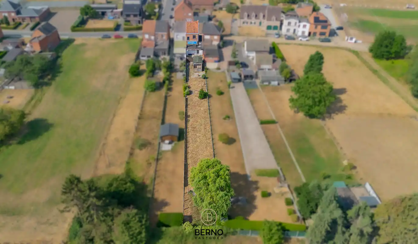 Landelijk gelegen renovatiewoning op 706 m² foto 16