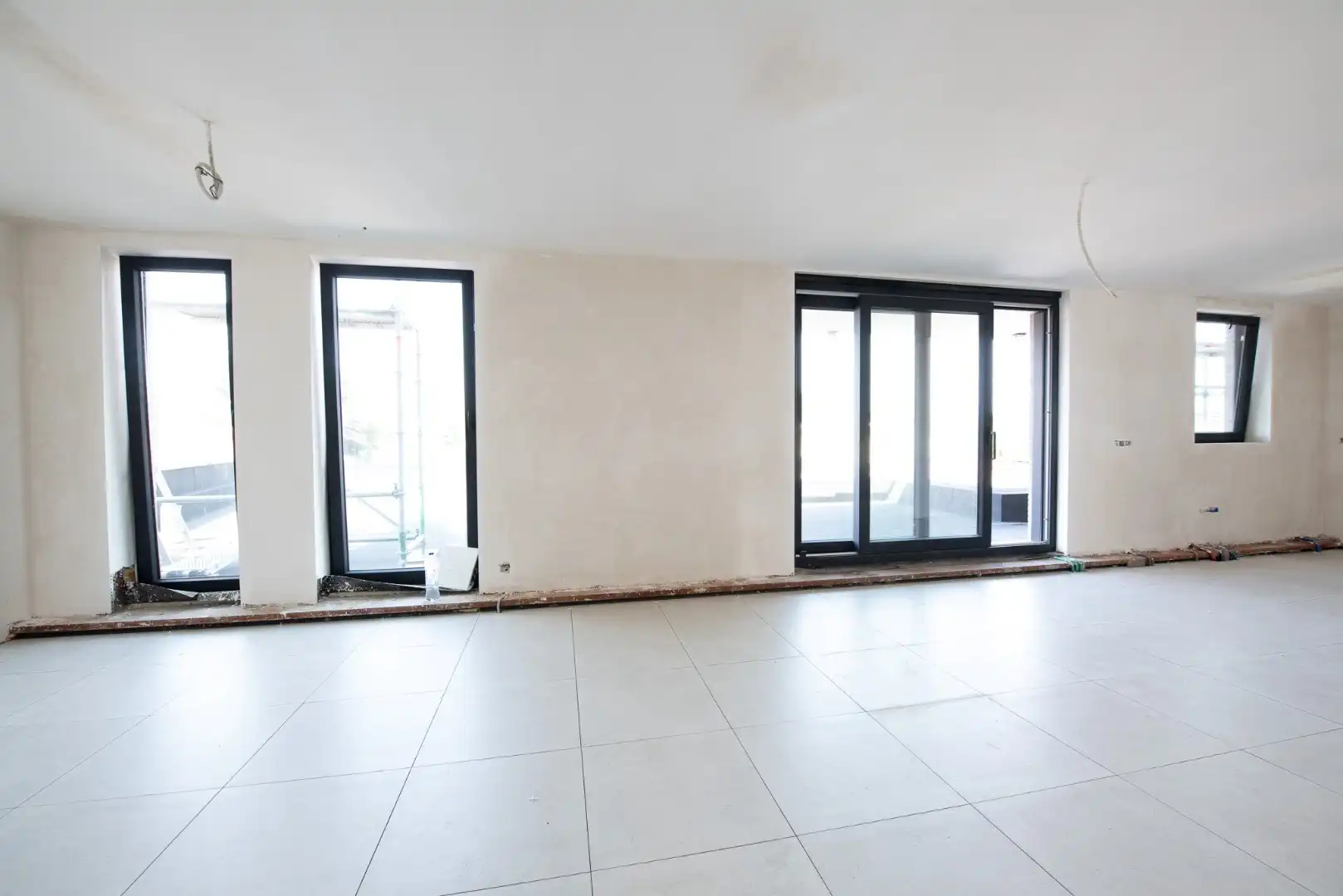 Te koop: Ruim dakappartement met groot, zuidgericht terras, 1 slaapkamer. foto 5