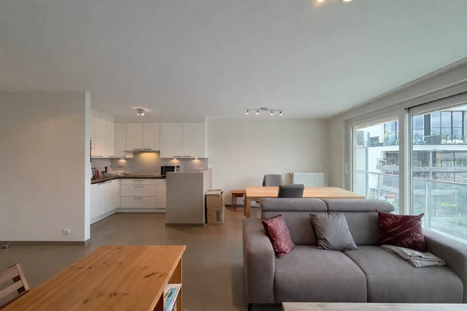 Instapklaar appartement met 2 slaapkamers en terras foto 5