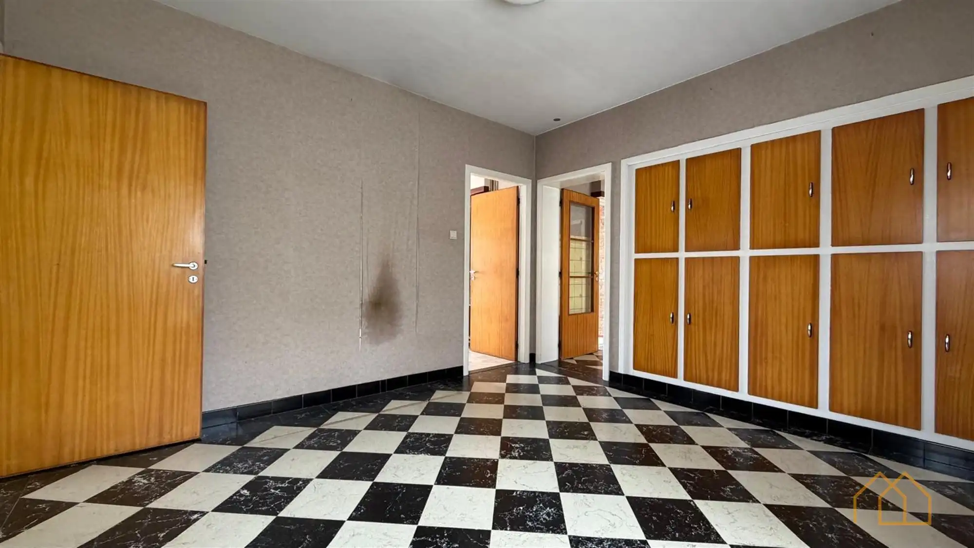 Vrijstaande woning met 3 slk en tuin foto 5