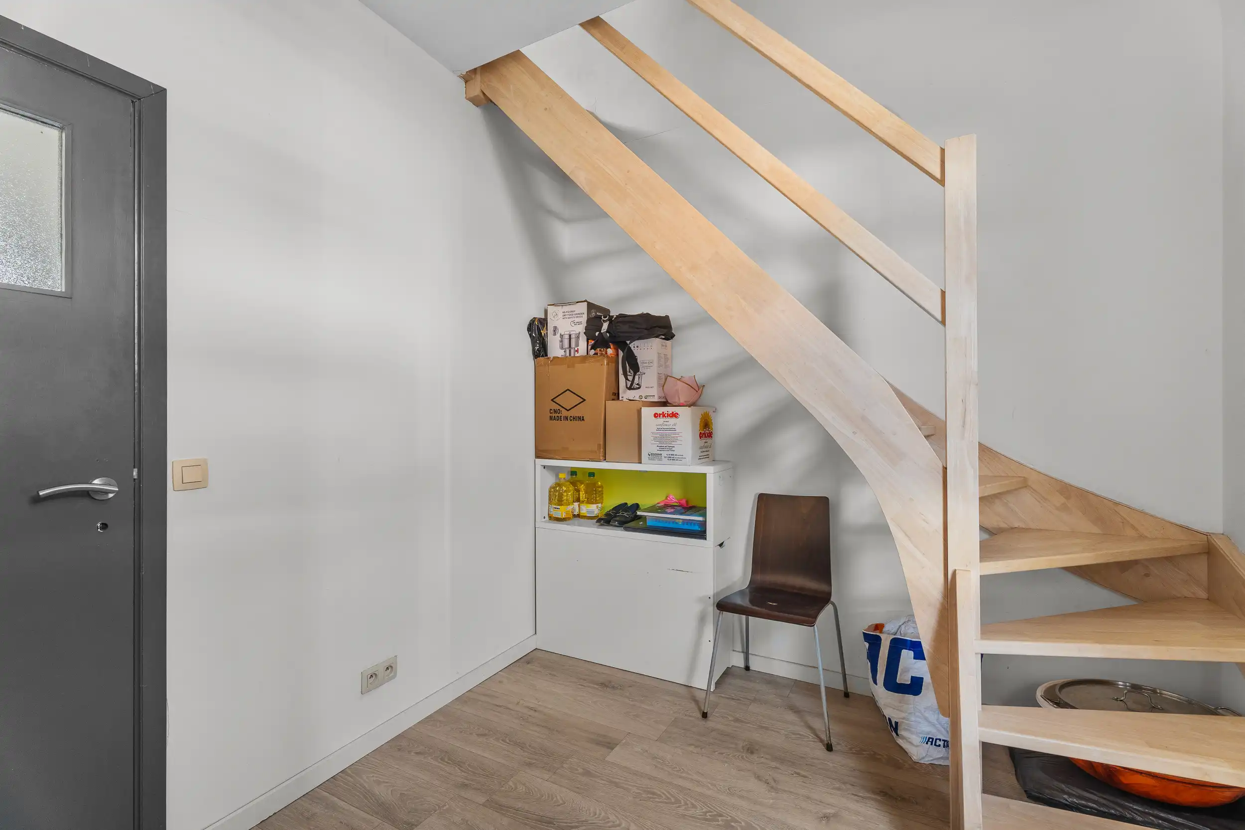 Instapklare, volledig gerenoveerde woning in centrum Lokeren foto 8