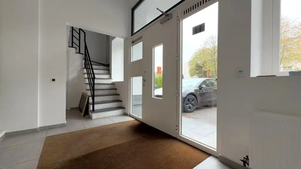 Mooi ingerichte kantoorruimte te huur in Wilrijk foto 2