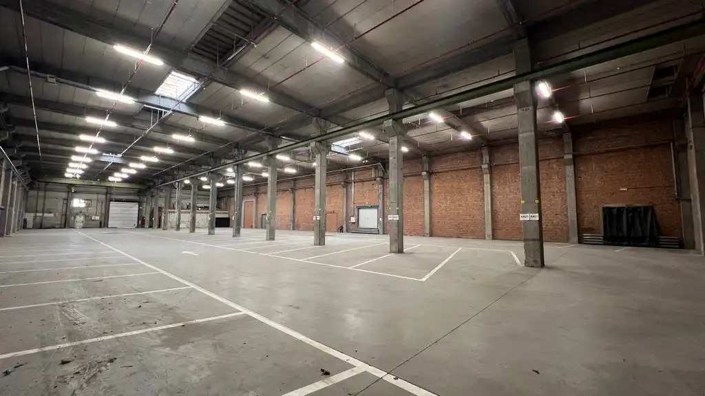 Loods met rolbrug te huur vlakbij afrit E17 te Sint-Niklaas foto 6