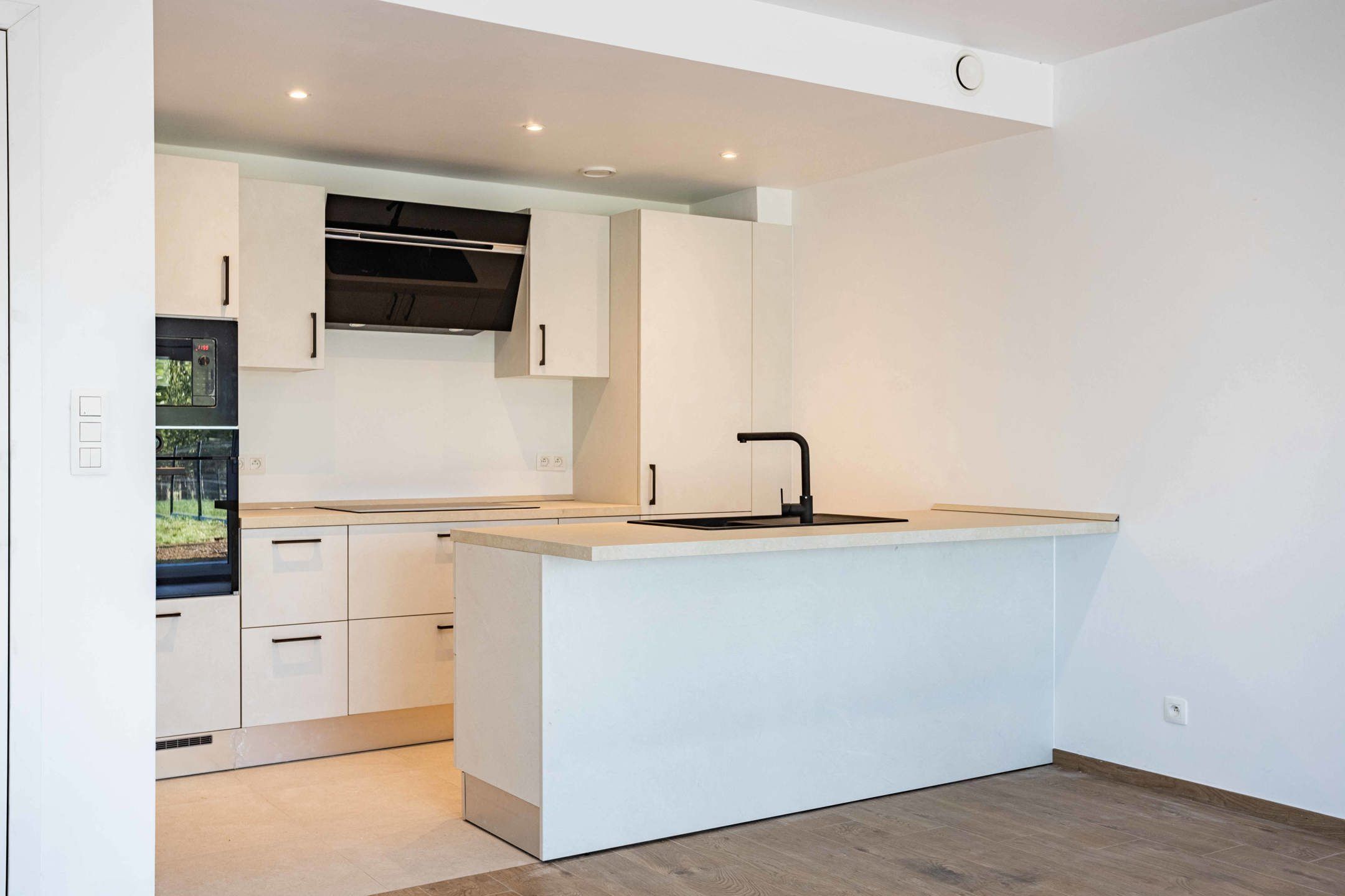 Prachtige nieuwbouwwoning omringd door groen en natuur. foto 8