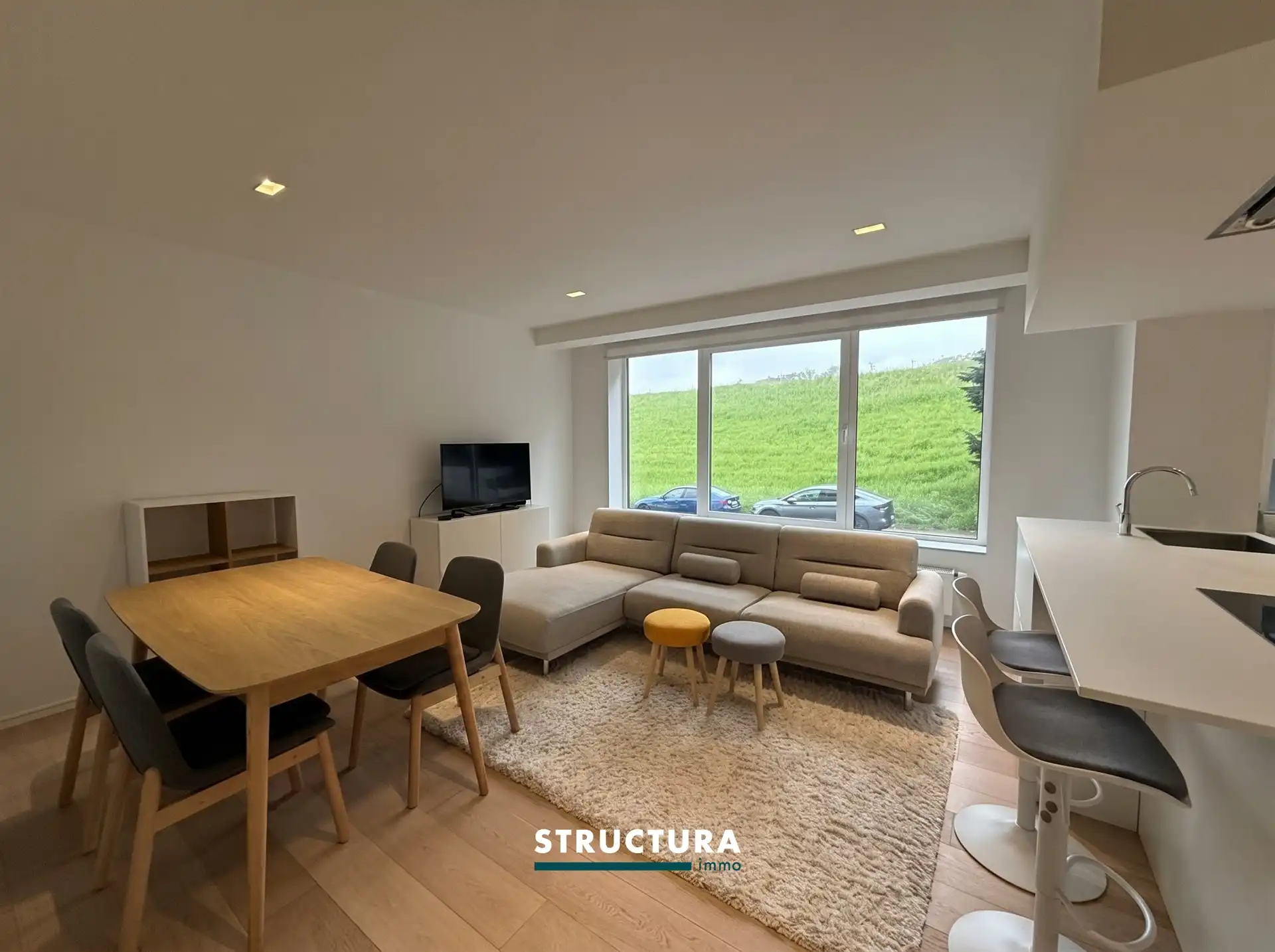  Prachtig bemeubeld appartement met 3 kamers foto 3