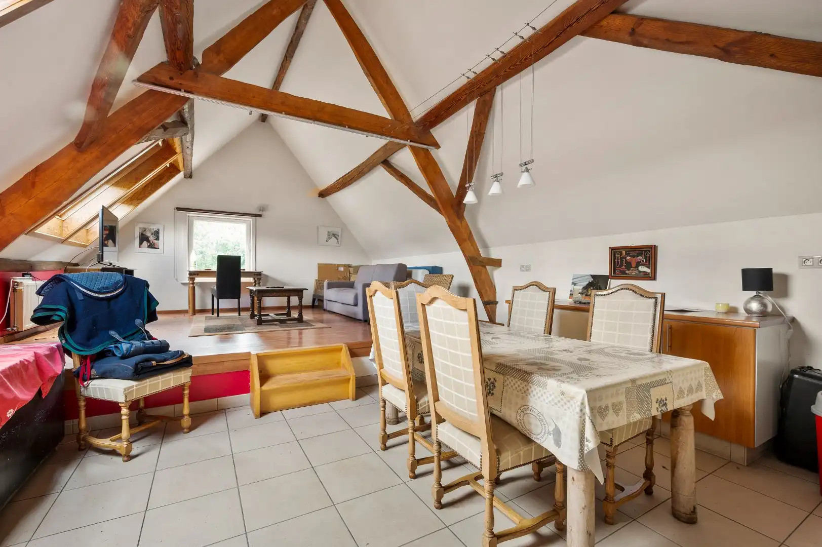 Uitzonderlijke hoeve met binnenpiste en paardenstallen op 1,88 hectare foto 27