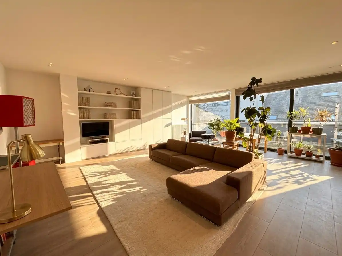 Uitzonderlijk duplex-appartement van 277 m² met studio - 5 slaapkamers foto {{pictureIndex}}