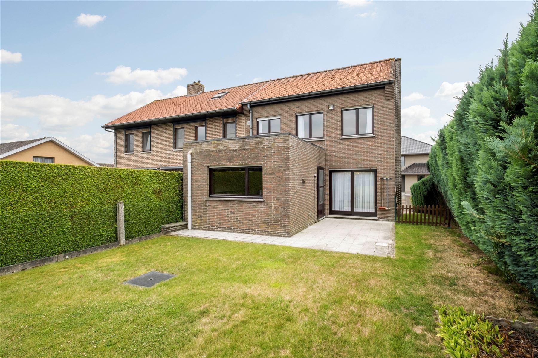 Solide woning met 3 slaapkamers op 584 m² foto 12