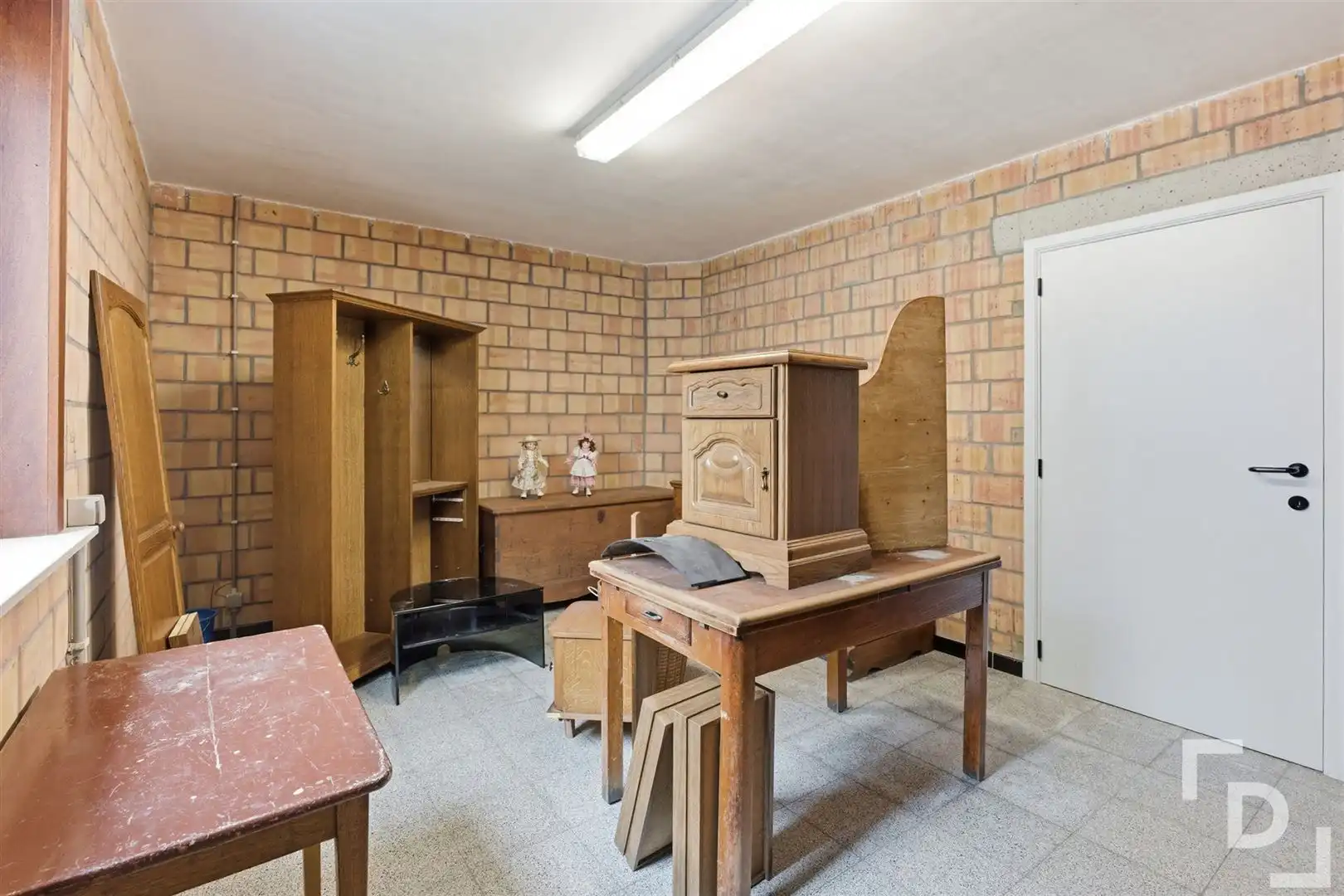 Appartement met 2 slaapkamers en garage te koop in centrum Poperinge. foto 20