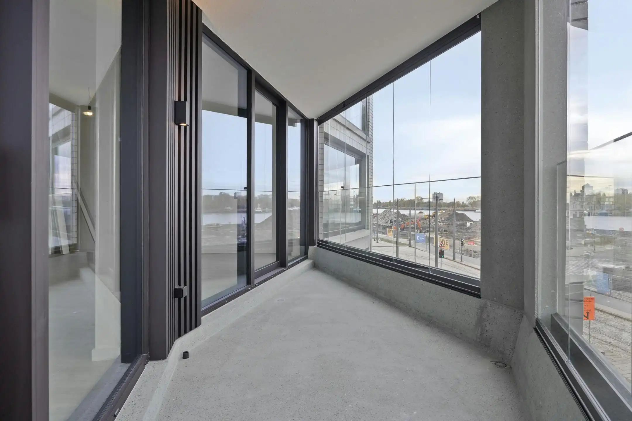 Nieuwbouwappartement met twee slaapkamers te koop in Antwerpen  foto 9