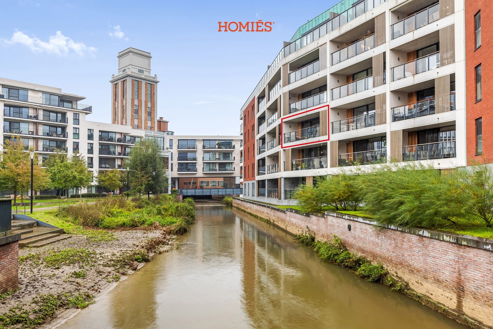 Appartement met 2 slpk, terras en autostaanplaats foto 4