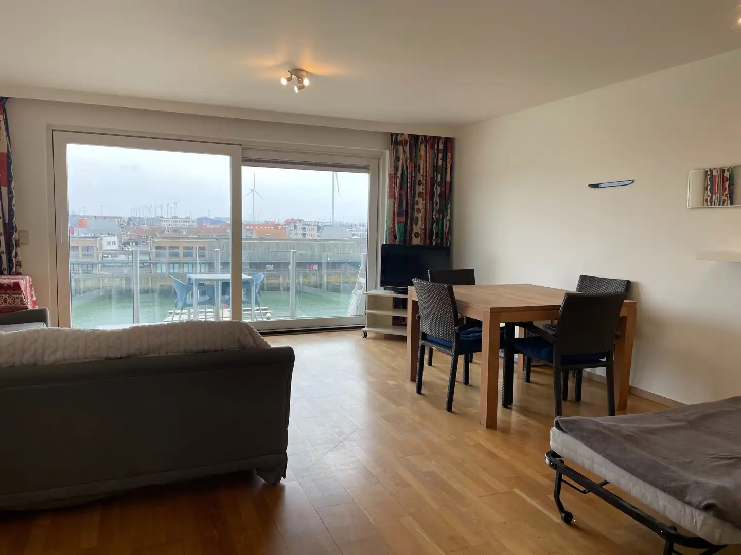 Gemeubeld appartement met prachtig zicht op de jachthaven foto 2