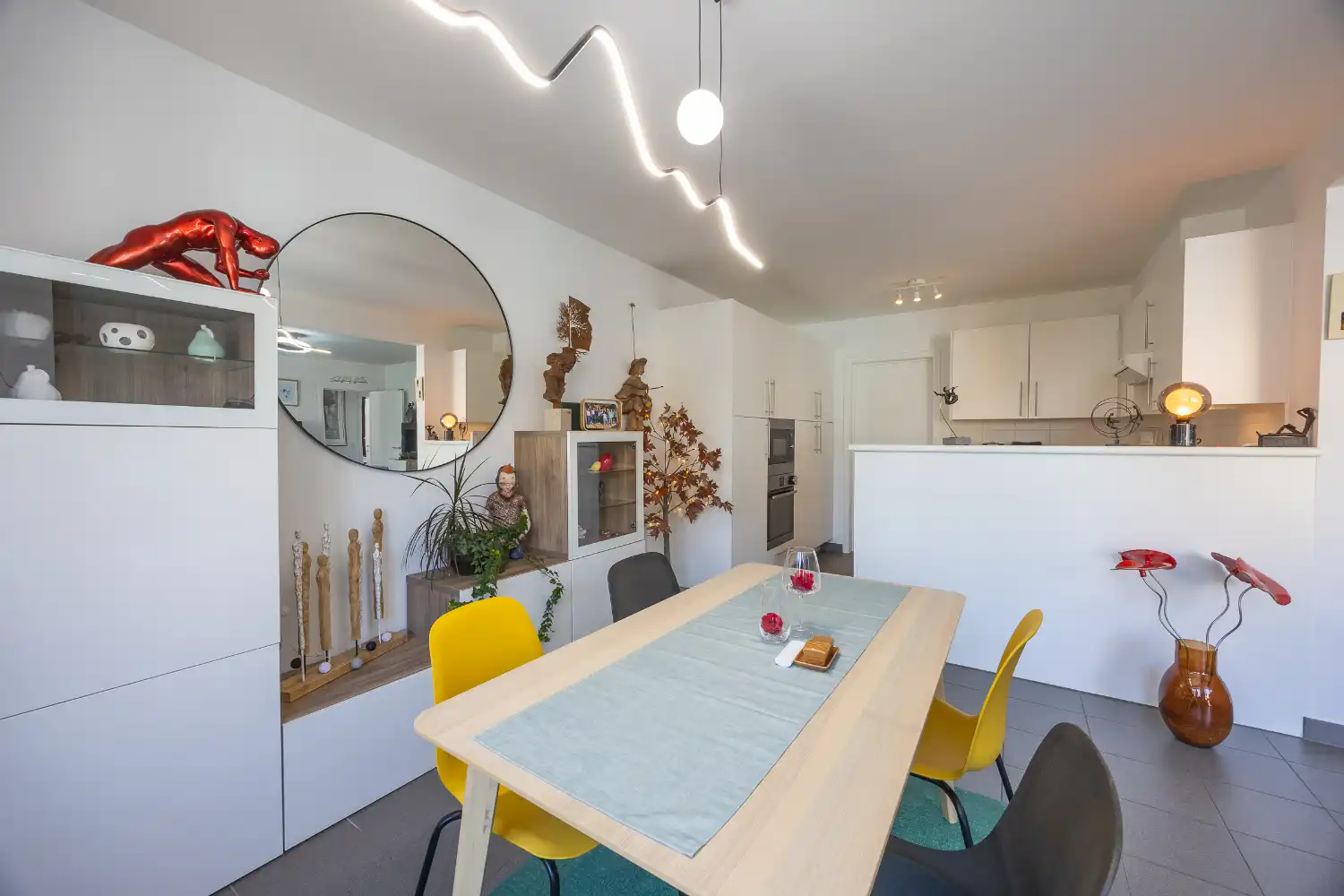 Ruim drie slaapkamer hoek-appartement op centrale ligging! foto 12