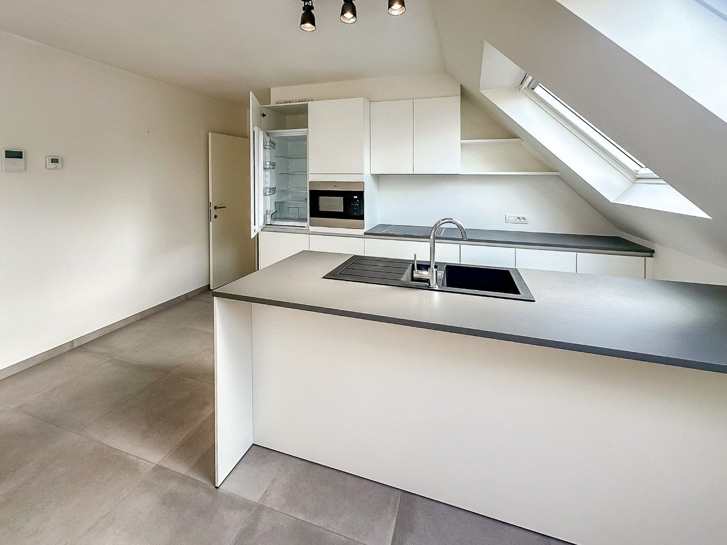 GEZELLIG EN MOOI APPARTEMENT OP TOPLIGGING! foto 6