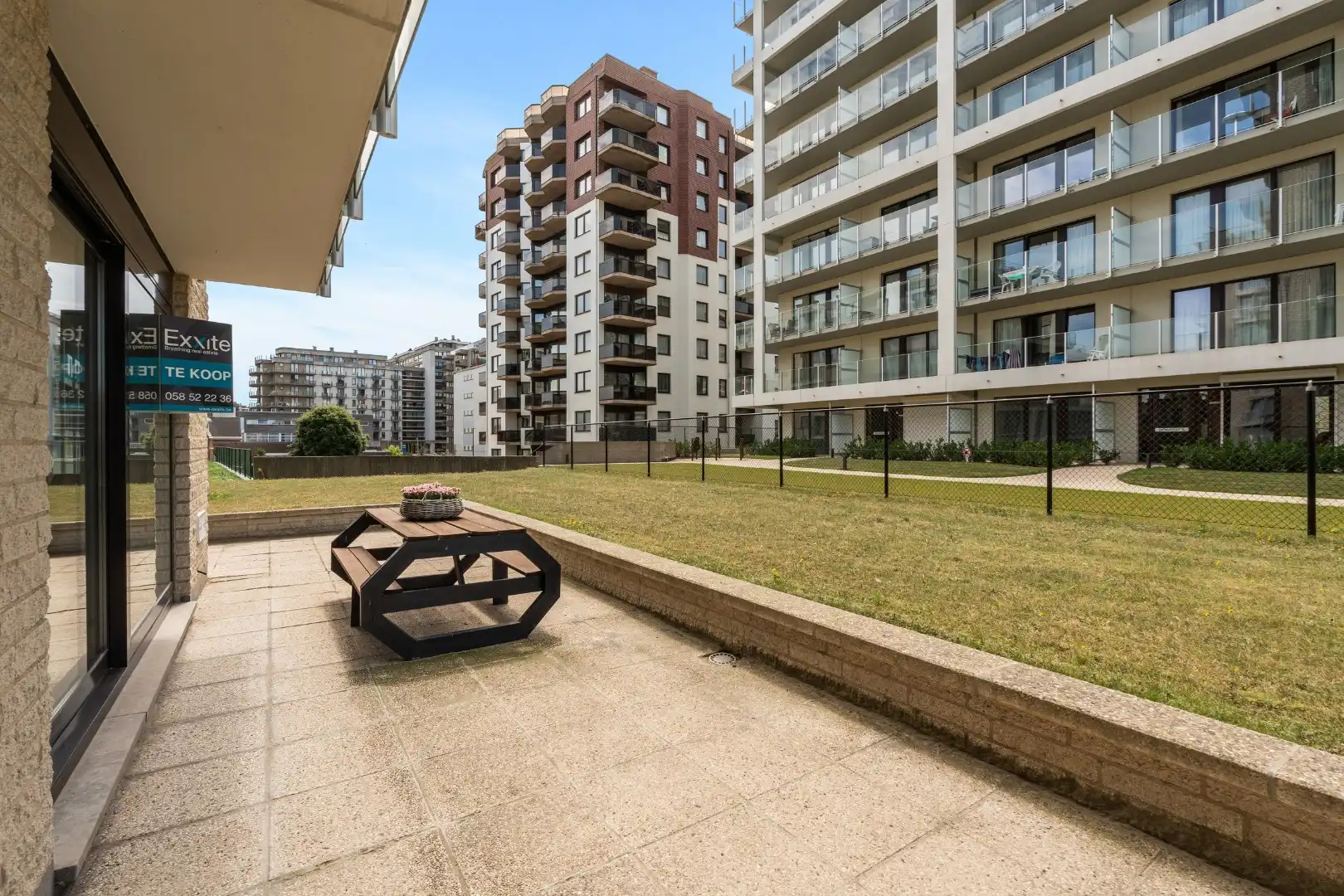 Appartement met ruim zuidgericht terras en zijdelings zeezicht foto 6