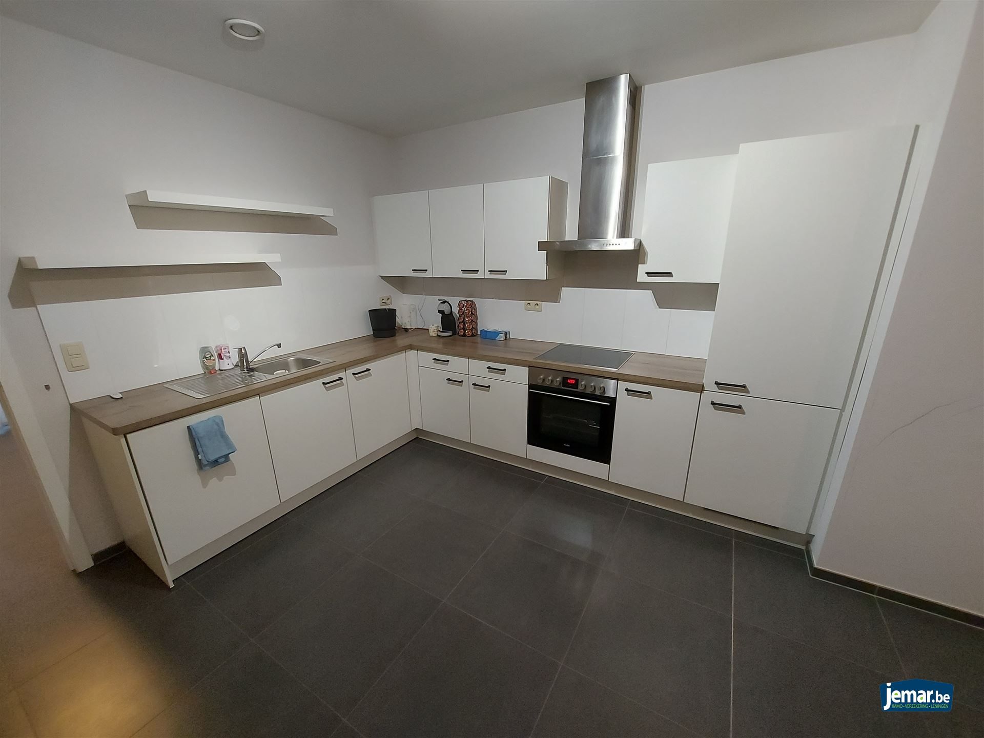 gelijkvloers appartement met 1 slaapkamer en ruim terras in Maasmechelen! foto 3