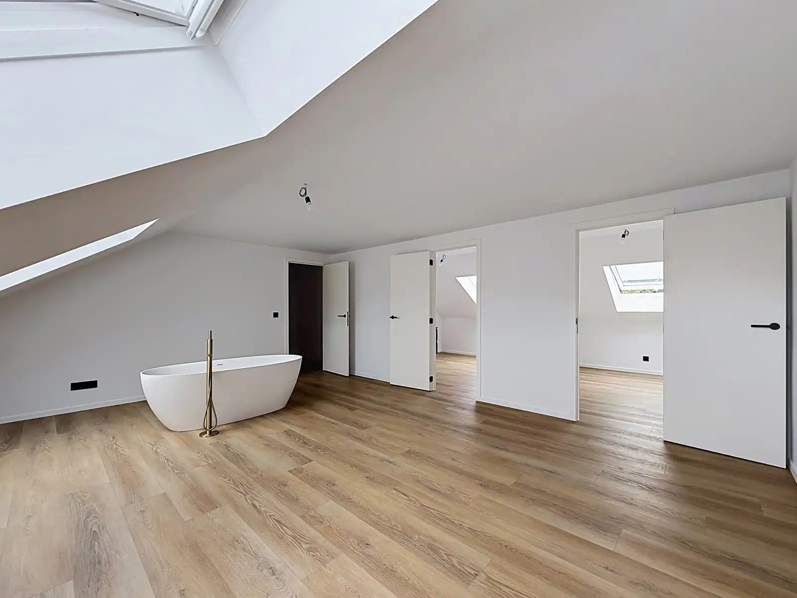 Luxe nieuwbouwwoning - 4 slpks  foto 14