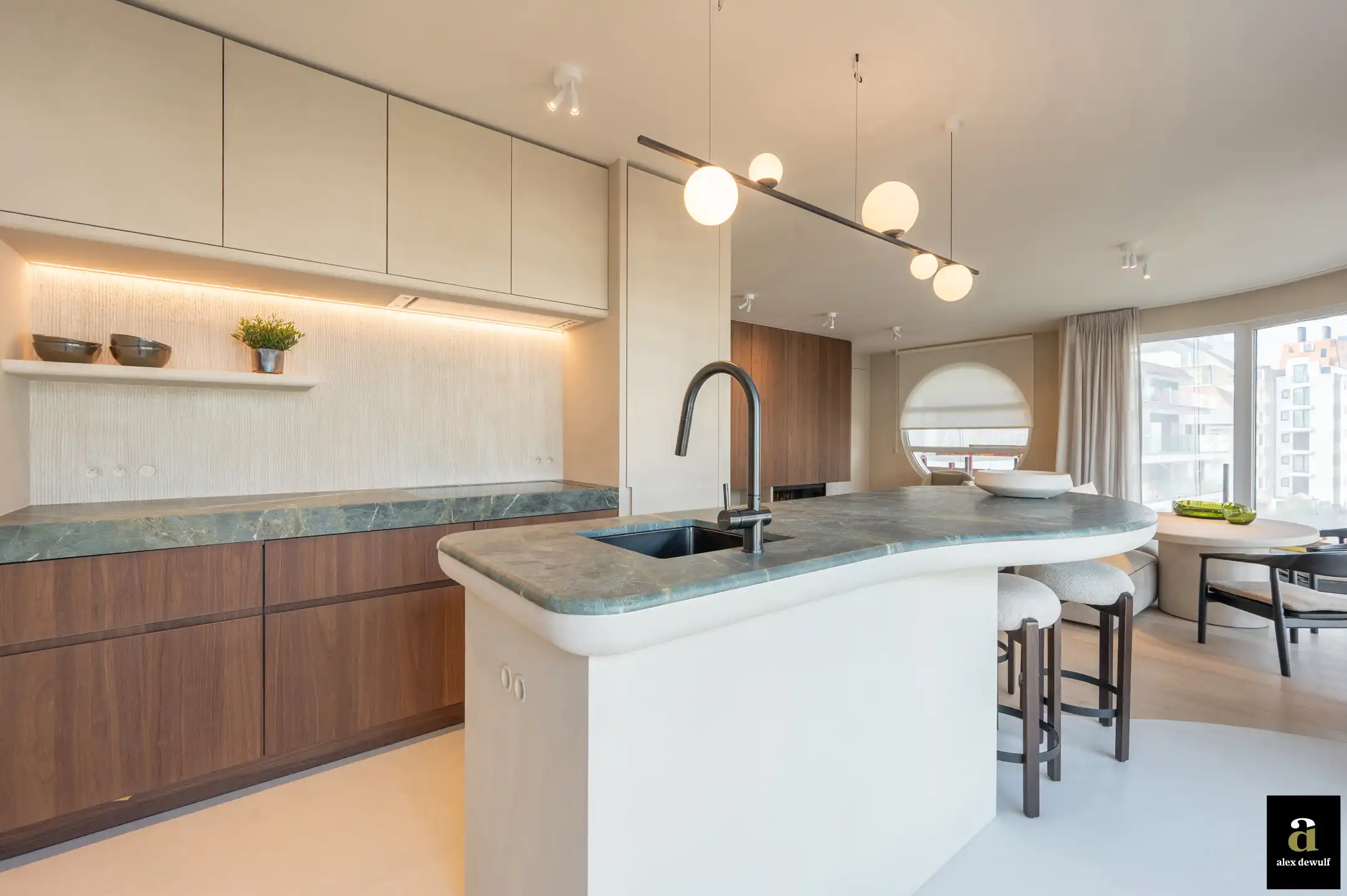 Ruim appartement met zeezicht en zonnig terras op de Kustlaan. foto 8