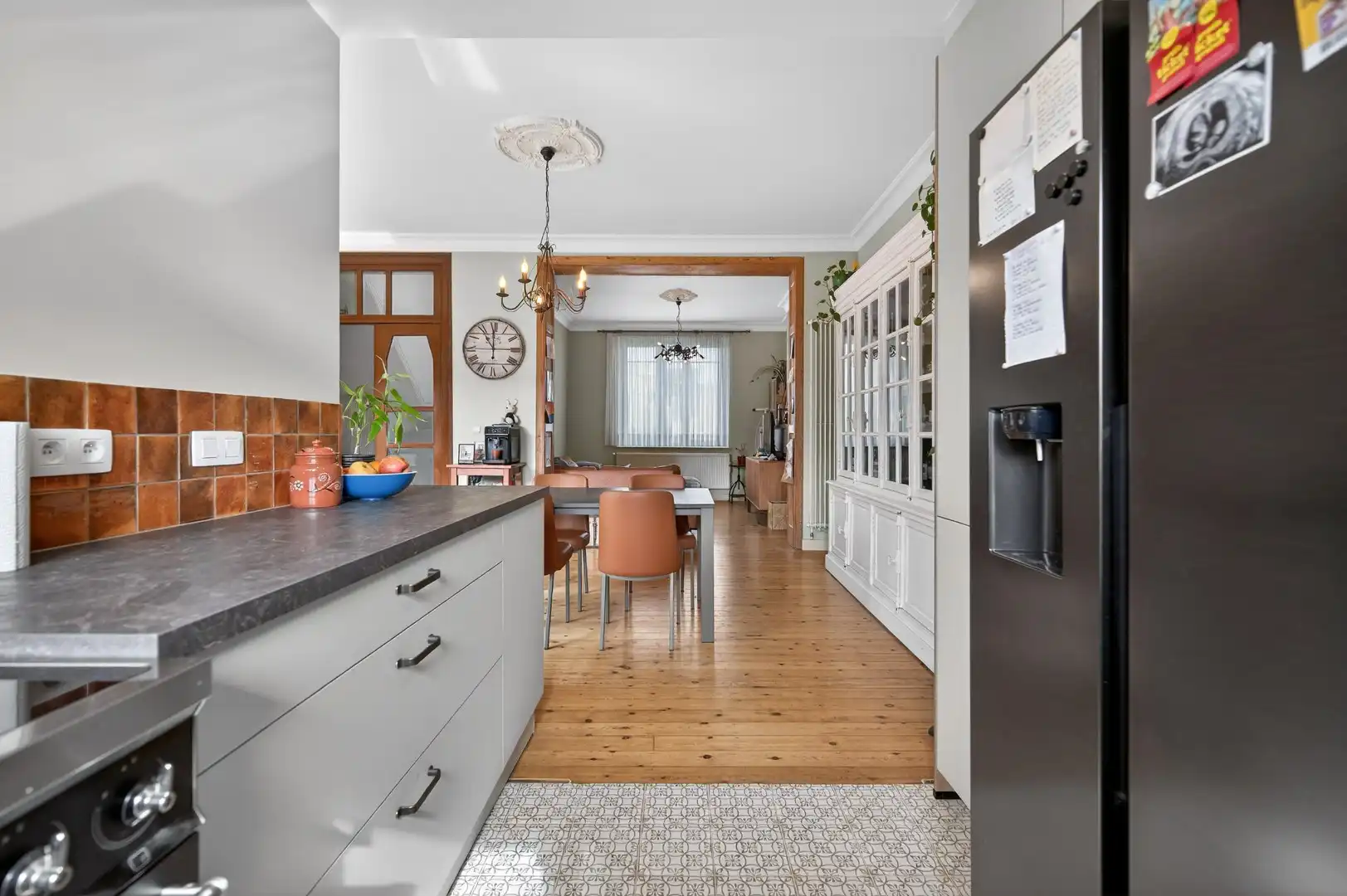 Ruime en instapklare woning met tal van mogelijkheden in Tienen. foto 4