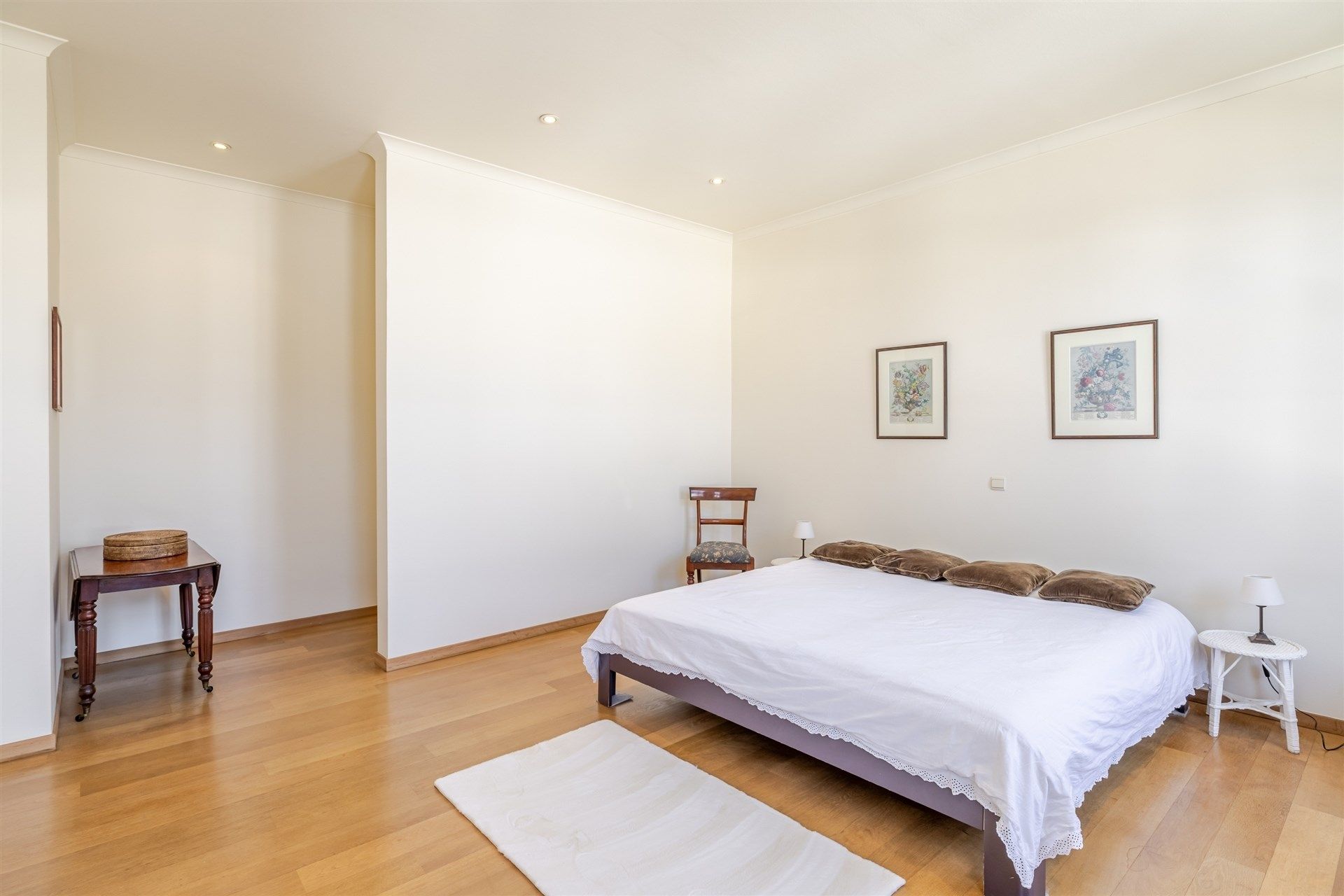 Exclusief herenhuis in neoclassicistische stijl met prachtige tuin foto 21