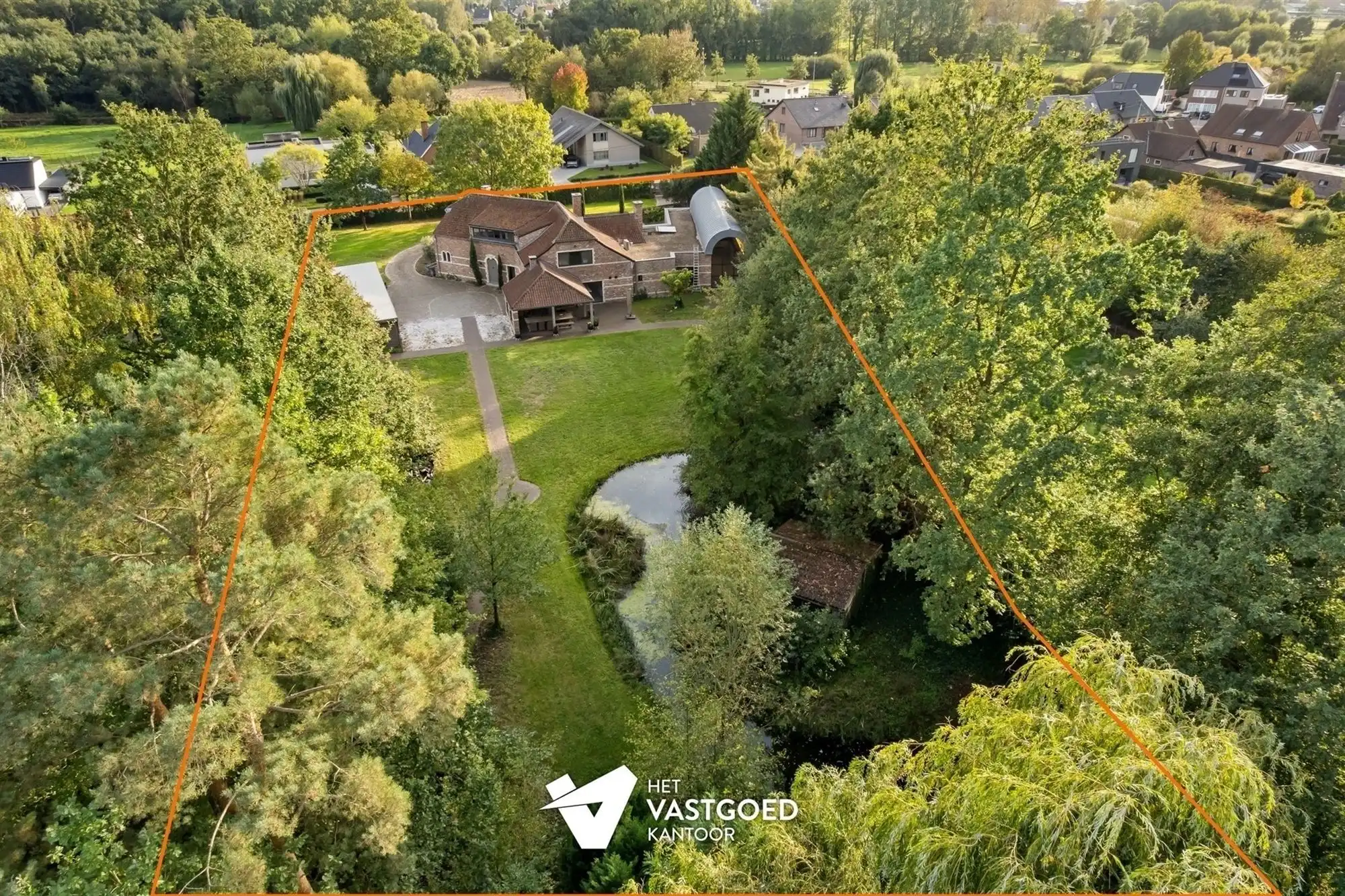 PRACHTIGE AUTHENTIEKE VILLA (585M²) MET BINNENZWEMBAD EN ZWEMVIJVER OP EEN PERCEEL VAN 48A75 TE KERMT foto 44