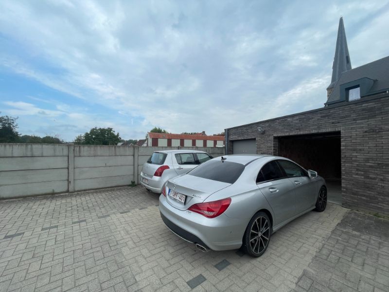 Instapklare woning met terras en garage in hartje Aspelare foto 20