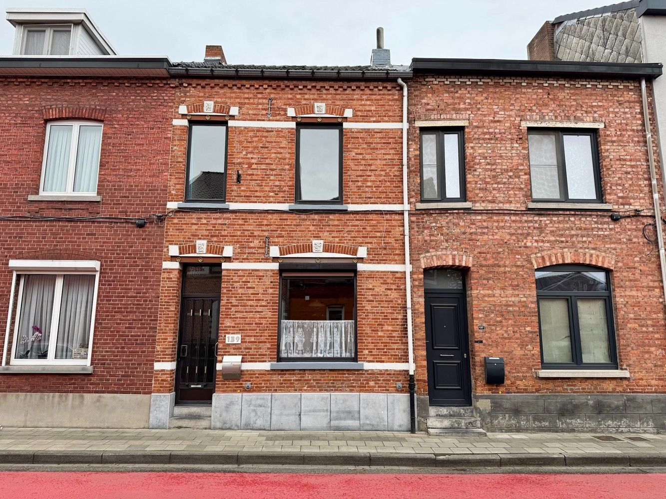 Goed gelegen rijwoning met tuin foto 24