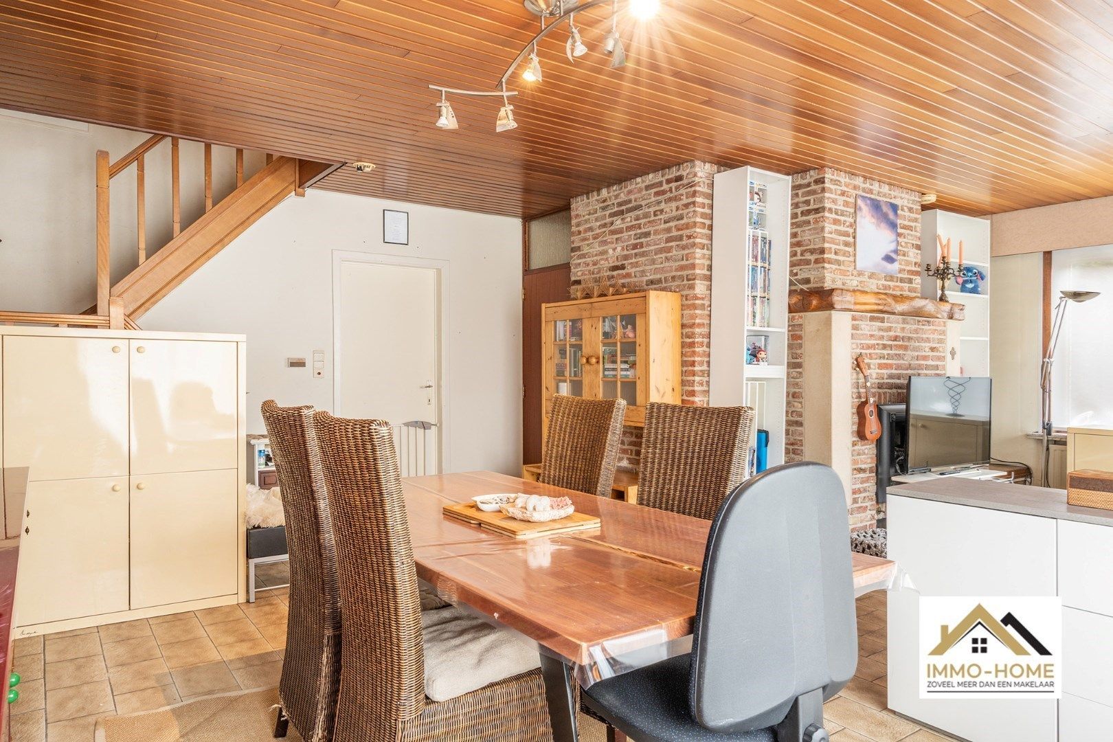 Halfopen bebouwing in groene omgeving! foto 8