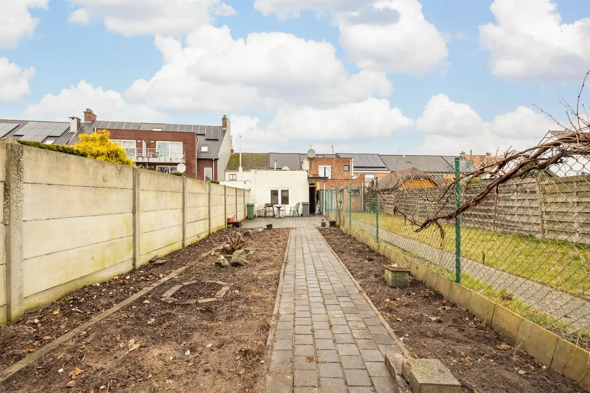 Te renoveren ééngezinswoning met 3 slpkrs, tuin en garage foto 12