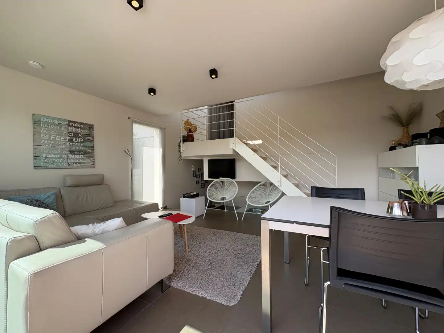 Te koop: hip en lichtrijk vakantiehuis in groen en rustig domein foto 6
