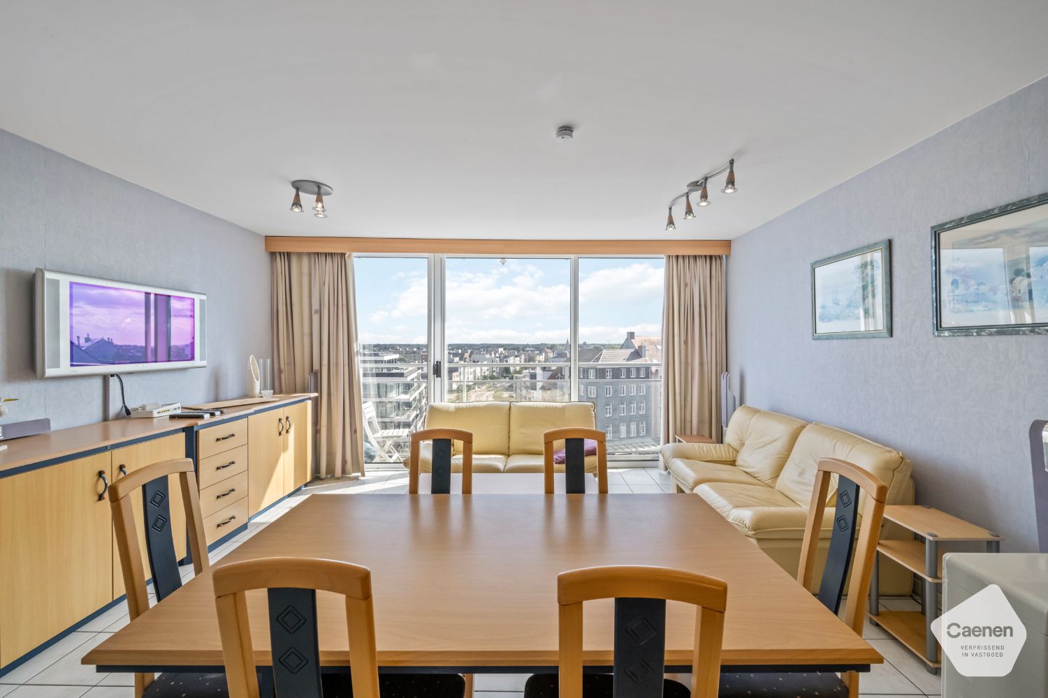 Zongericht twee slaapkamer appartement op een zucht van de Zeedijk foto 3