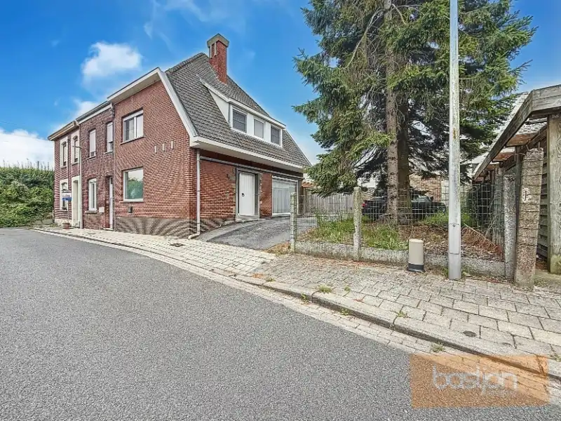 Hoofdfoto van de publicatie: Halfopen bebouwing in rustige, doodlopende straat