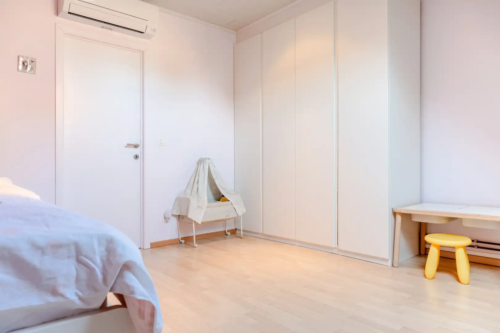 Instapklare woning met vier slaapkamers en tuin in het hart van de stad foto 25