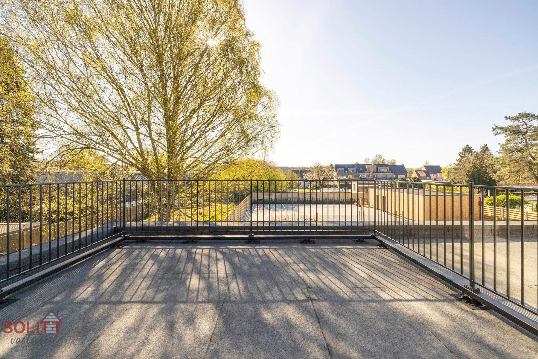 6% BTW - Duplex met 2 slpk, terras en bovengrondse parking foto 3