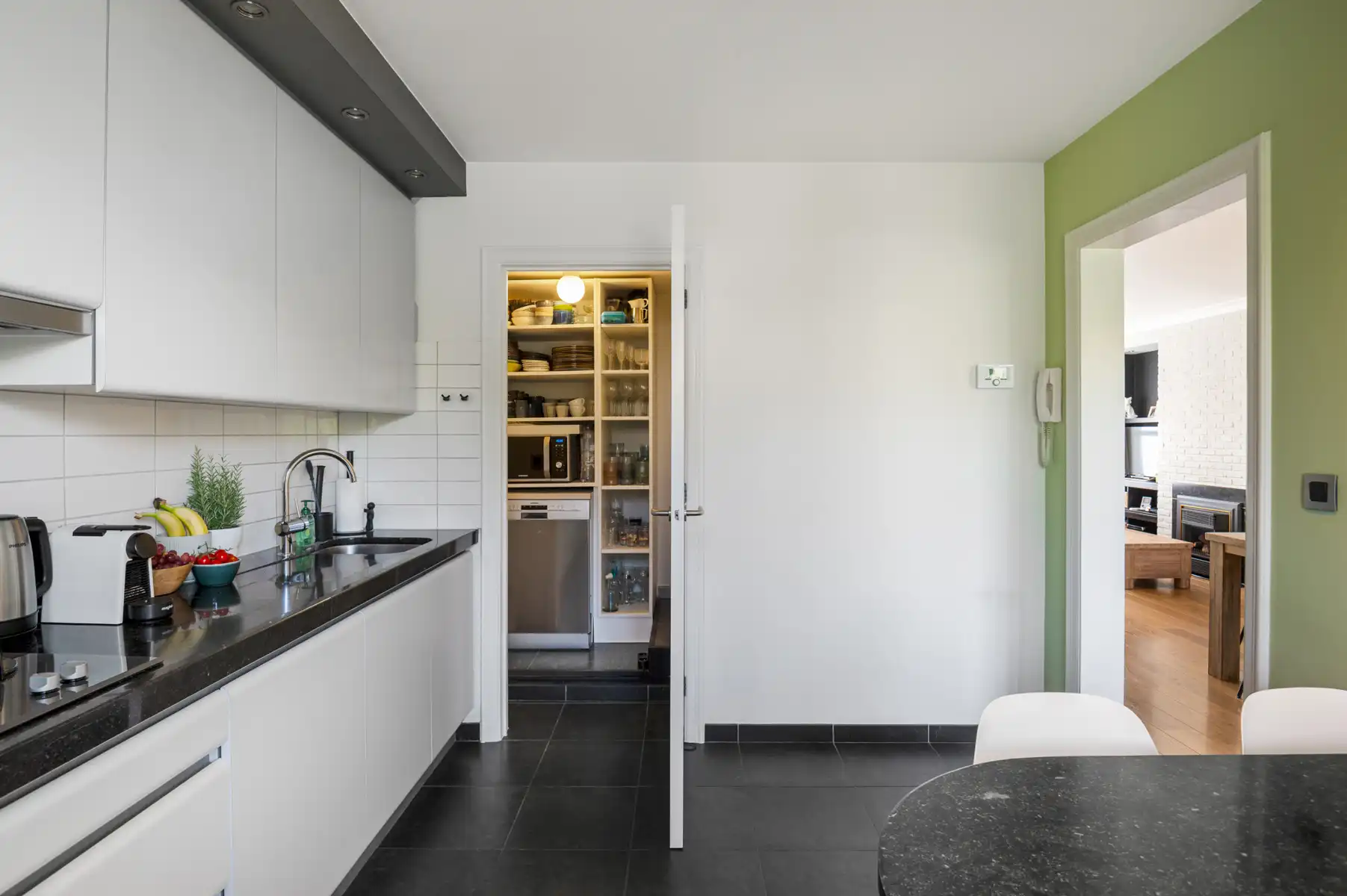 Een bel-etage met een verhaal op elke verdieping foto 16