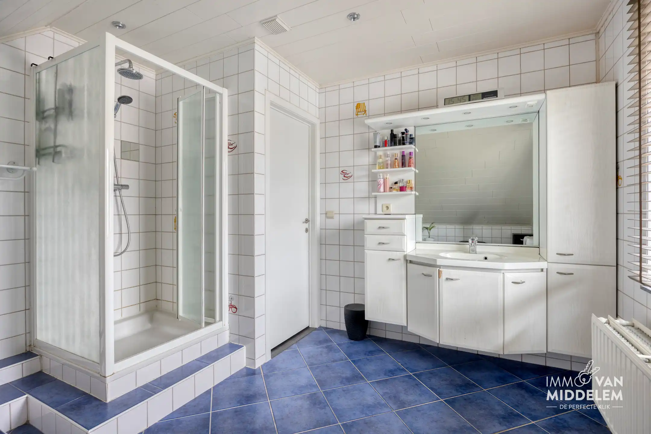 INSTAPKLARE WONING MET 3 KAMERS, ZWEMBAD, GARAGE EN TUIN foto 15