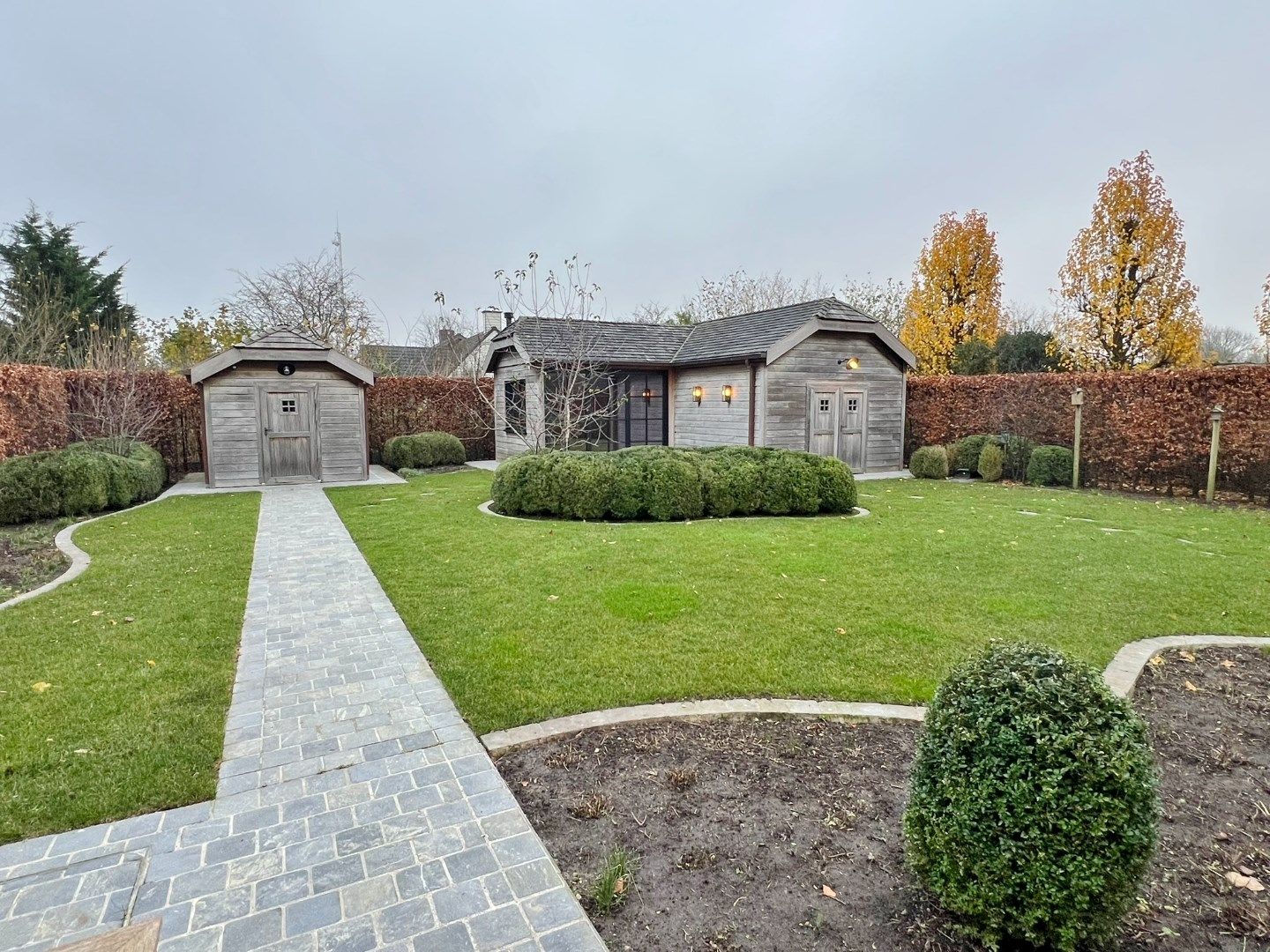 Perfect onderhouden villa met garage, zonnige tuin en bijhuis met sauna.  foto 23