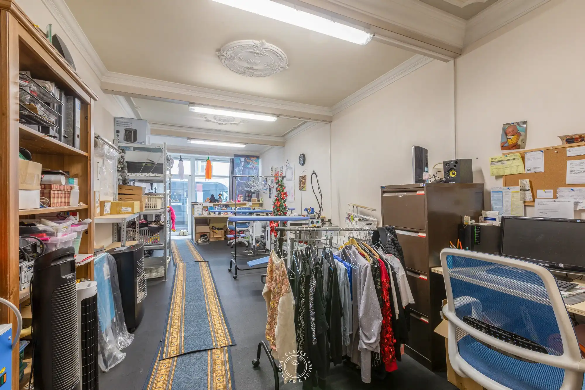 Drieslaapkamer woning met handelsfunctie aan het station van Beveren foto 9