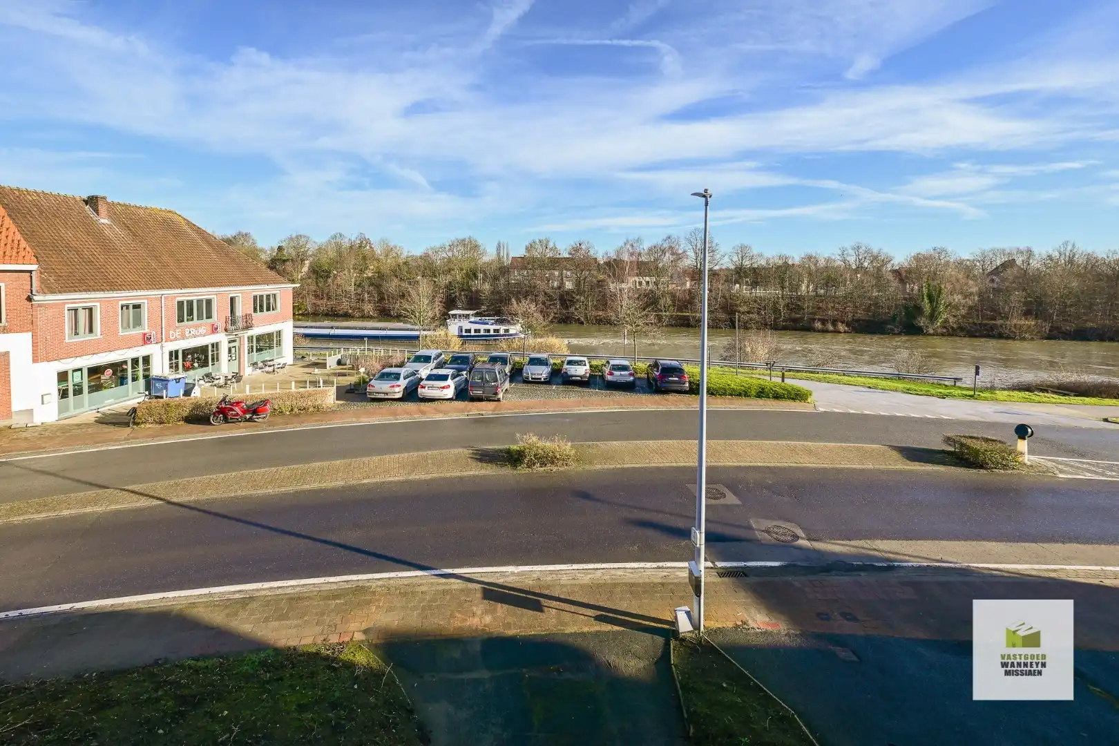 Karaktervolle woning met 3 slpks, 2 garages én zicht over het water  foto 13